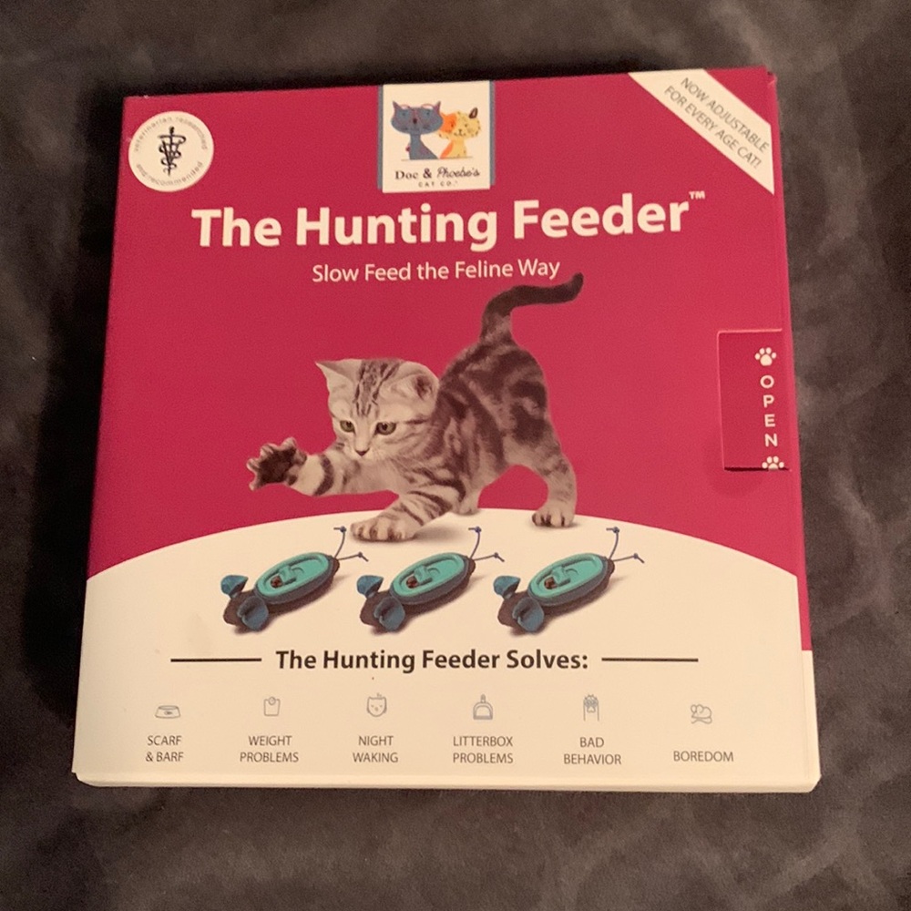 Cat hunting feeder